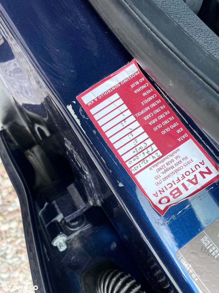 BMW X1 sDrive18d xLine - 37