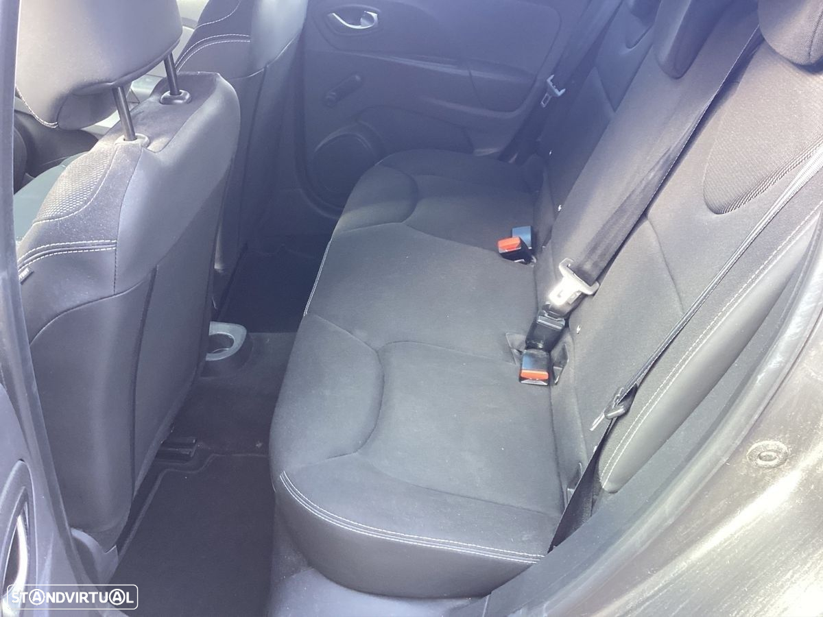 Renault Clio 1.2 16V 75 LIMITED - 8