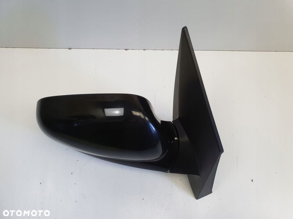 PRAWE LUSTERKO SsangYong Actyon 05-17r _ PASAŻERA europa 5 pin - 3