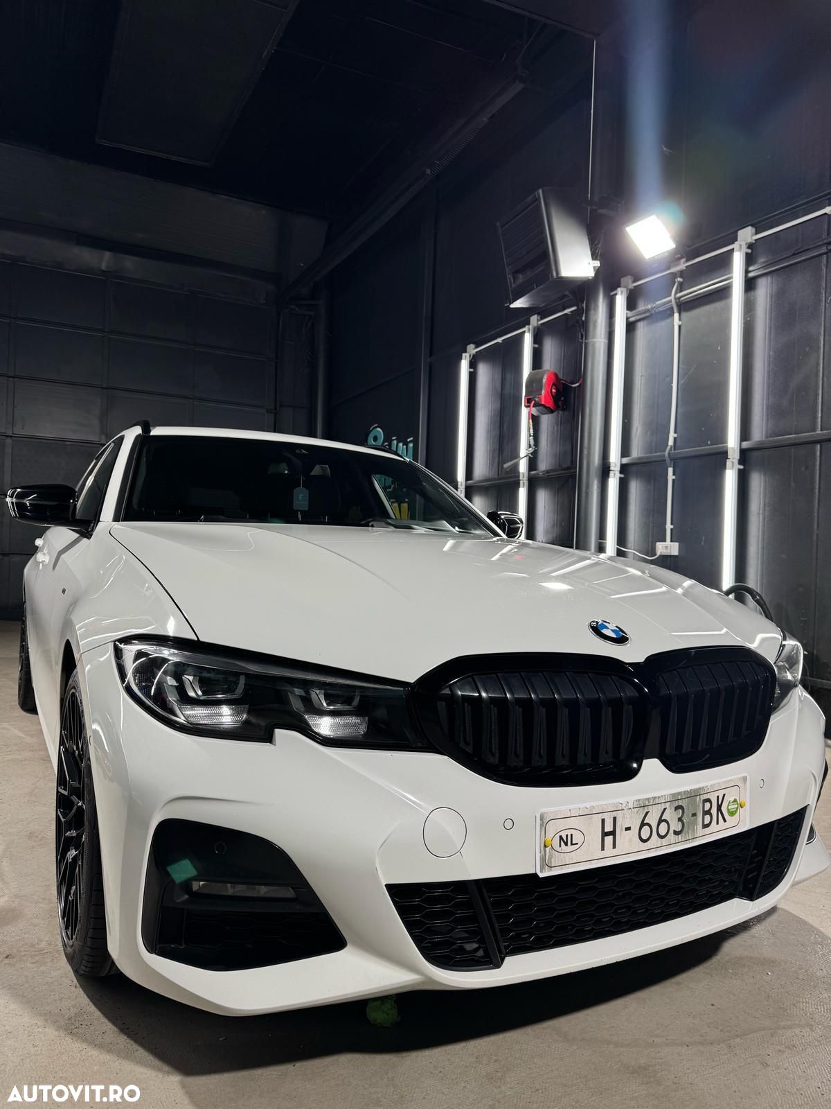 BMW Seria 3 330i AT - 1