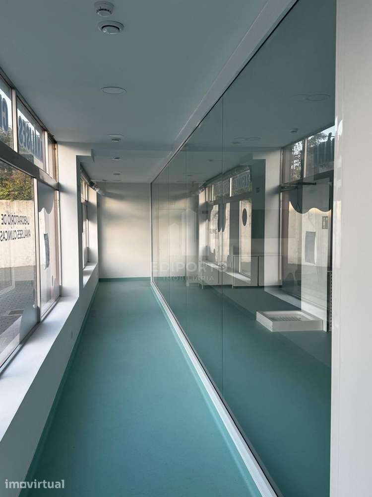 Excelente Oportunidade de Investimento – Espaço Comercial Preparado pa - Grande imagem: 2/15