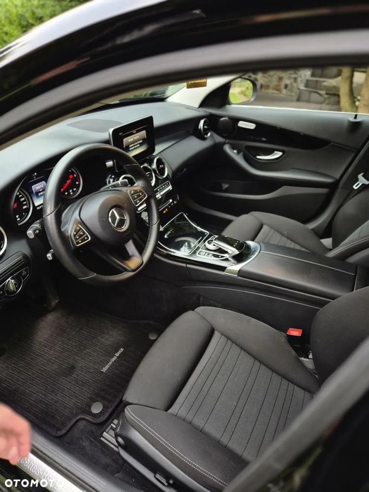 Mercedes-Benz Klasa C 220 d 4-Matic 9G-TRONIC - 5