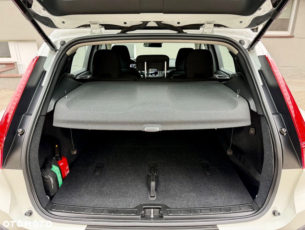 Volvo XC 40 T3 Momentum - 23