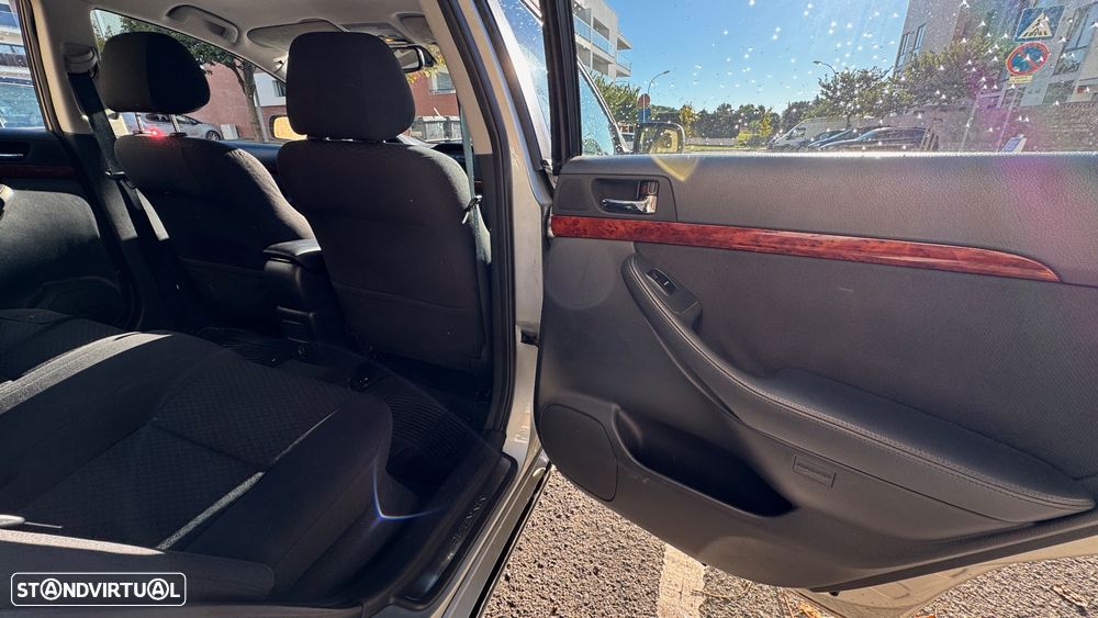 Toyota Avensis LB 2.0 D-4D - 14