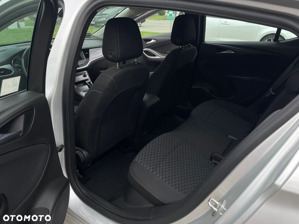 Opel Astra 1.2 T Business Edition S&S - 10