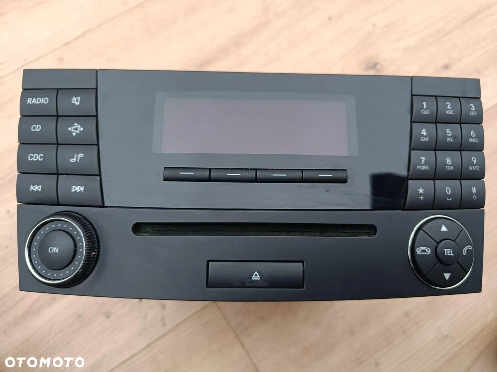 MERCEDES W211 W219 CLS RADIO CD A2118701289 MF2311 - 1