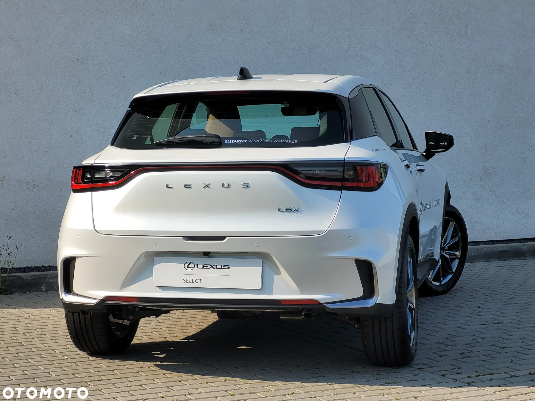 Lexus LBX 1.5 Hybrid Relax AWD - 5