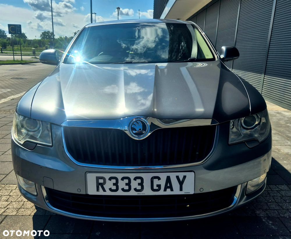 Skoda Superb 2.0 TDI Elegance DSG - 6