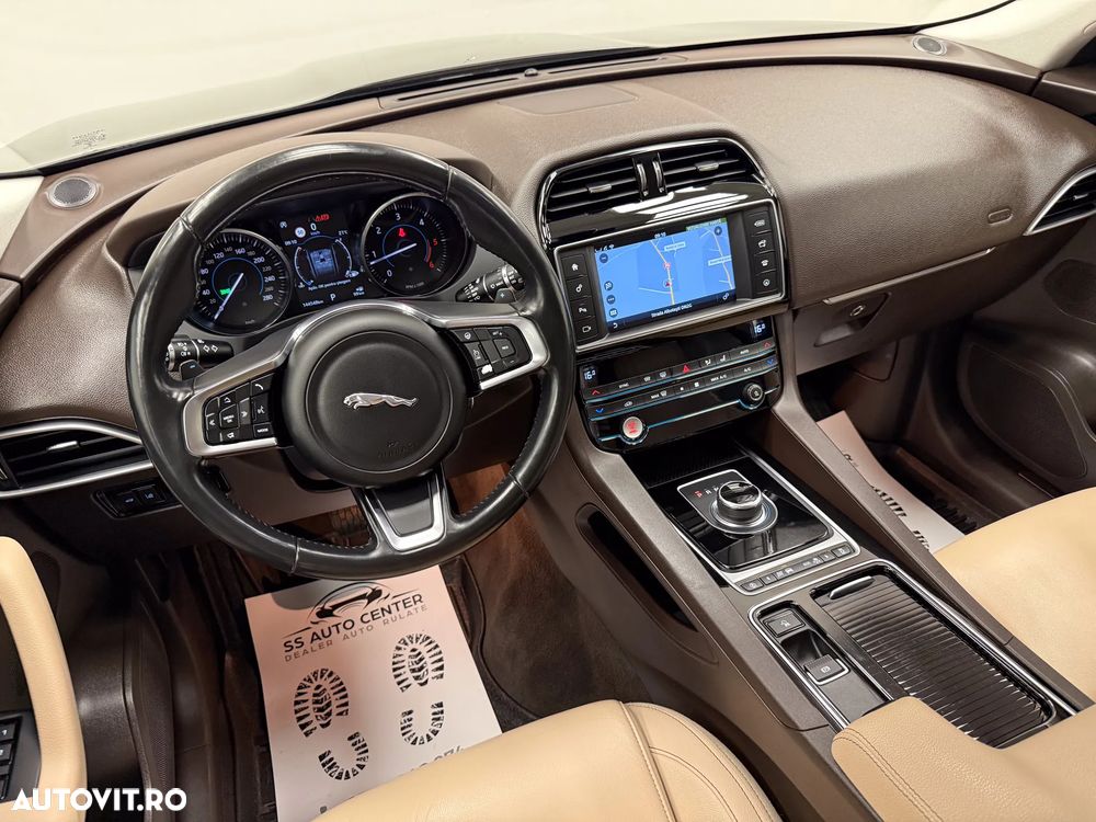 Jaguar F-Pace 25d AWD Prestige - 34