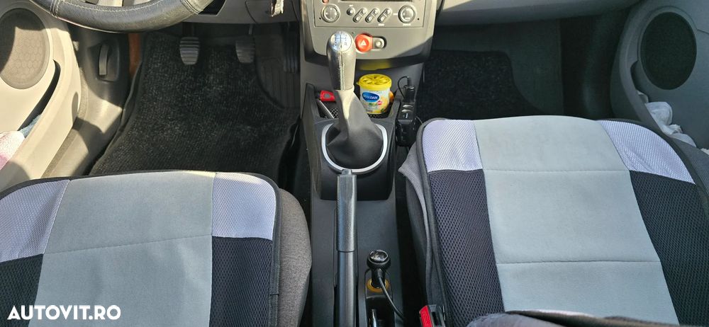 Renault Clio III 1.2 16V Authentique - 14