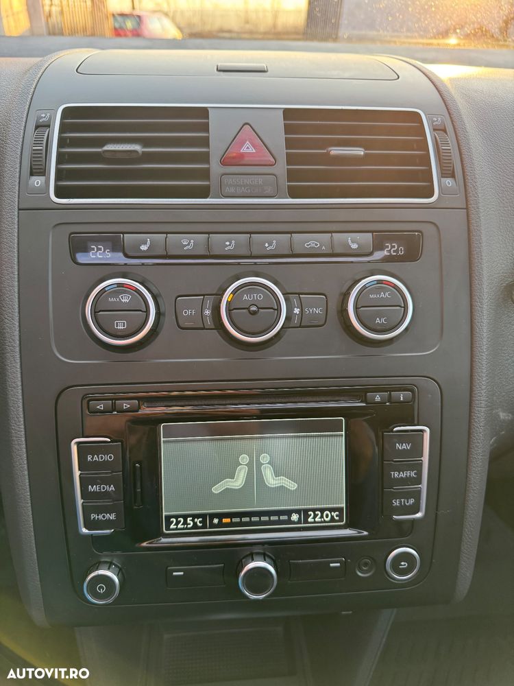 Volkswagen Touran 2.0 TDI DPF BlueMotion Technology DSG MATCH - 15