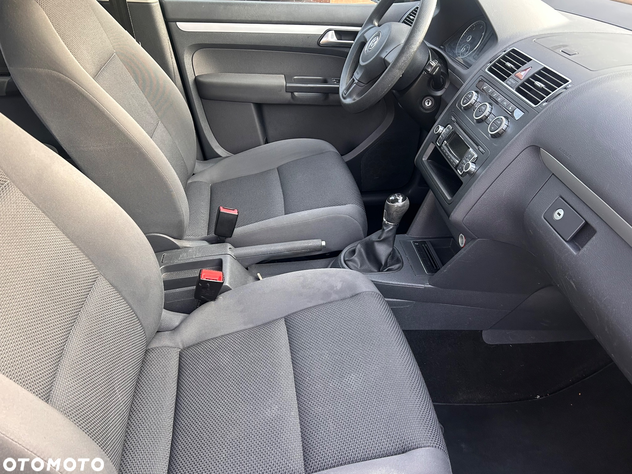Volkswagen Touran 1.6 TDI DPF BlueMot Comfortline - 31