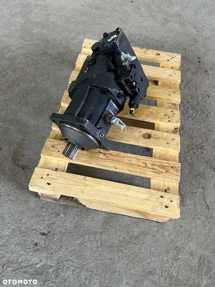 Silnik jazdy, hydromotor do koparki Cat 313C - 4