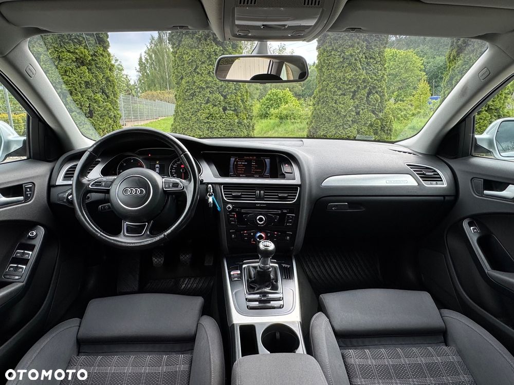 Audi A4 Avant 2.0 TDI DPF quattro S line Sportpaket - 6