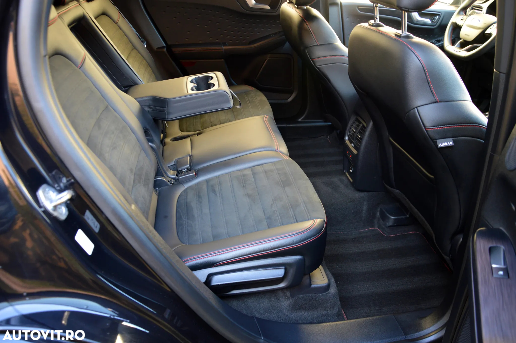 Ford Kuga 2.0 TDCi 2WD ST-Line - 18