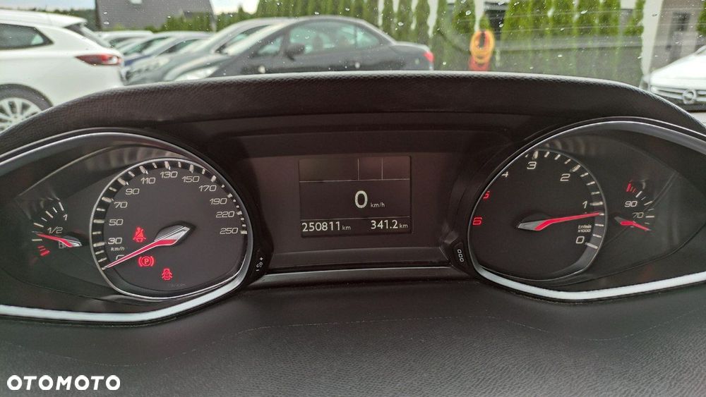 Peugeot 308 - 33
