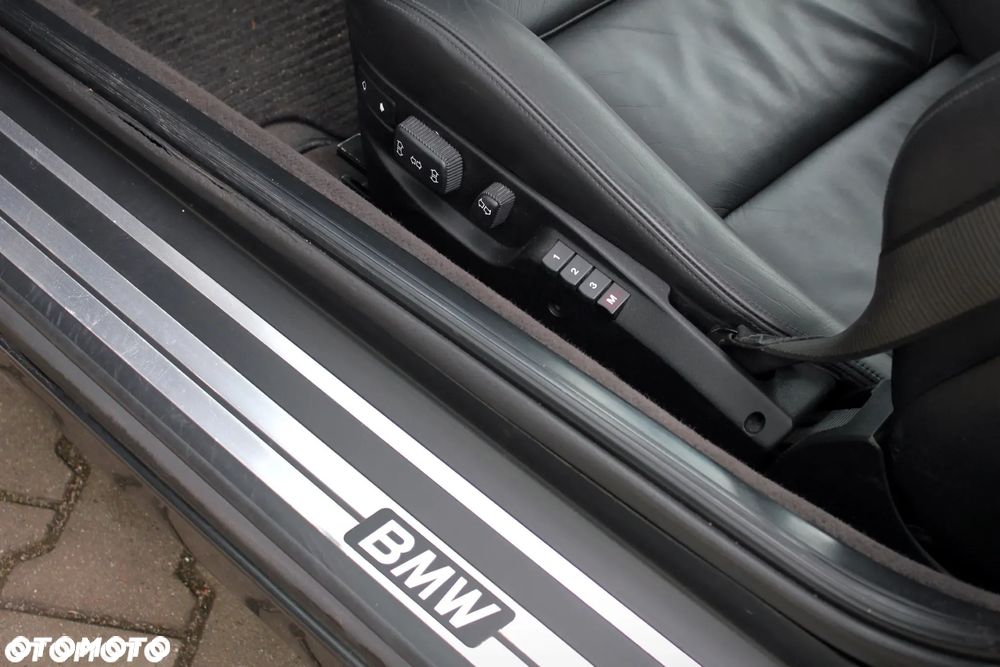 BMW Seria 8 - 21