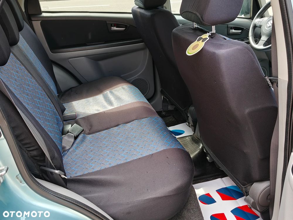 Suzuki SX4 1.5 Streetline 4x2 Classic - 17