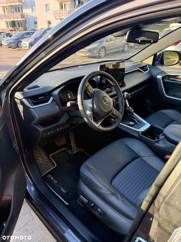 Toyota RAV4 - 12