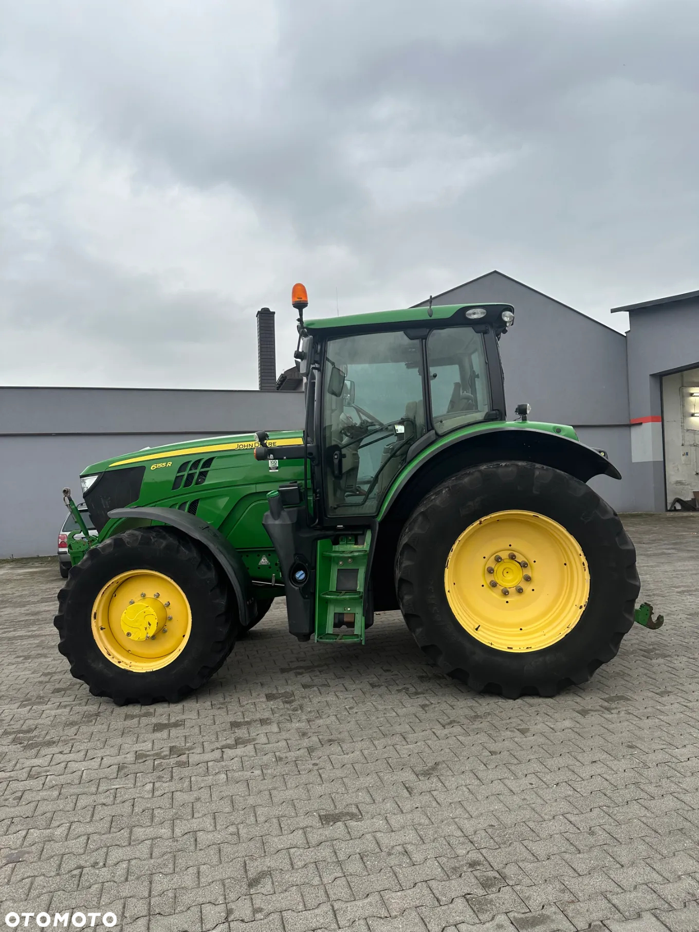 John Deere 6155R - 6