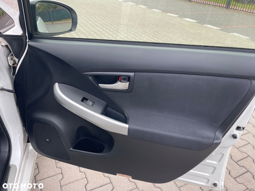 Toyota Prius 1.8 HSD Premium - 17