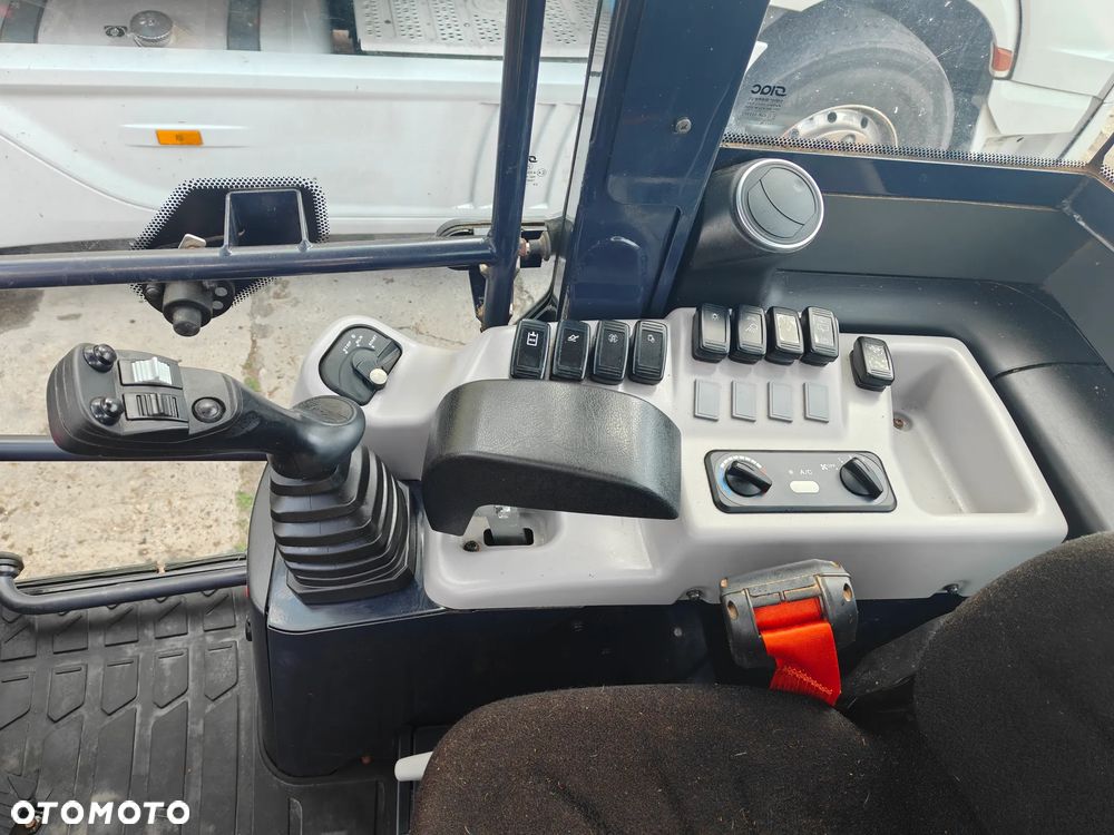 Kubota R090 - 29