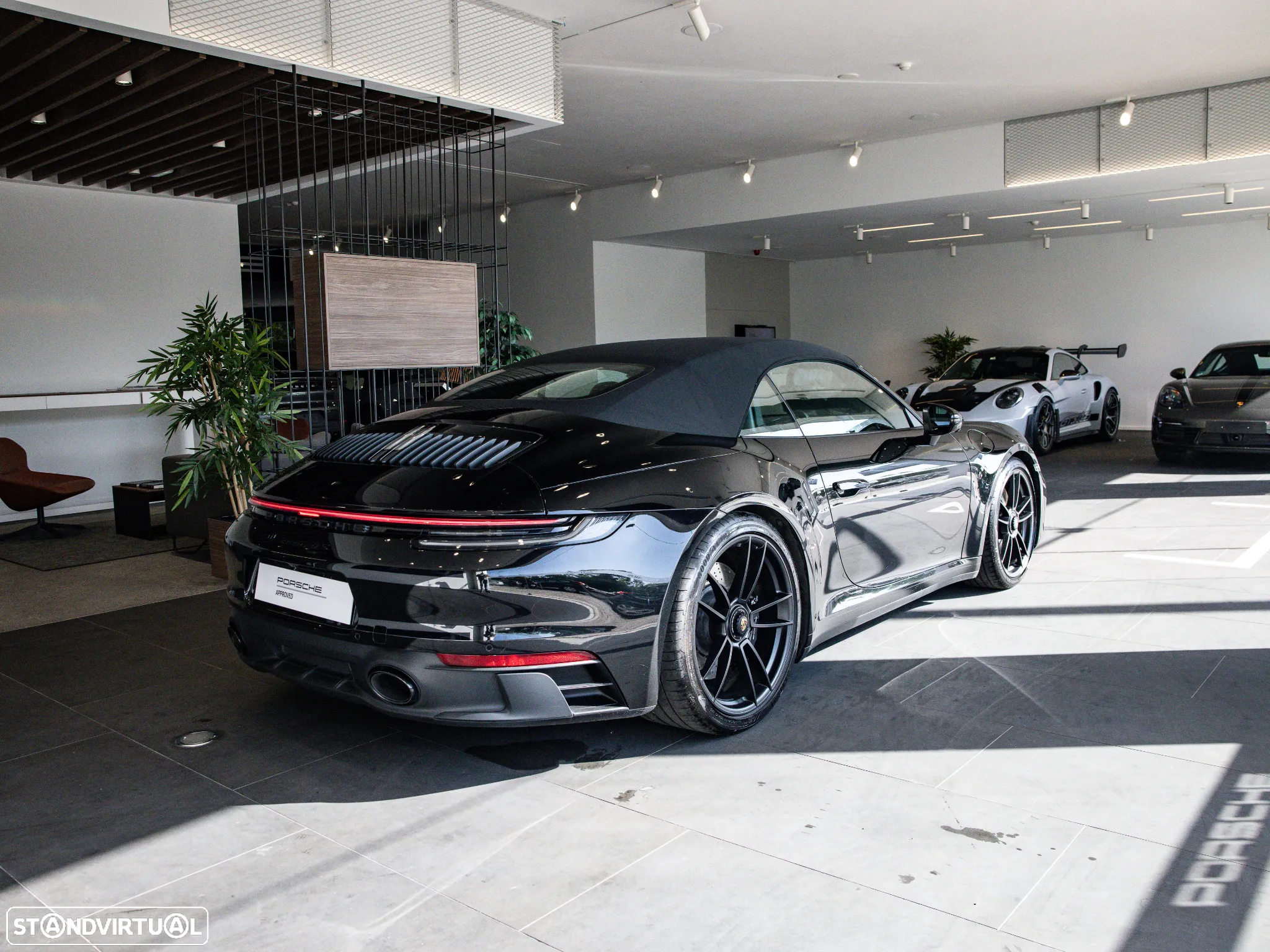 Porsche 911 (992) Carrera Cabrio GTS PDK - 15