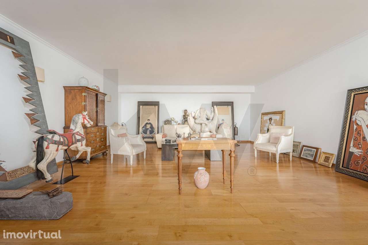 Apartamento T4 no Coração do Funchal com Vista Deslumbrante para a Baí - Grande imagem: 4/45