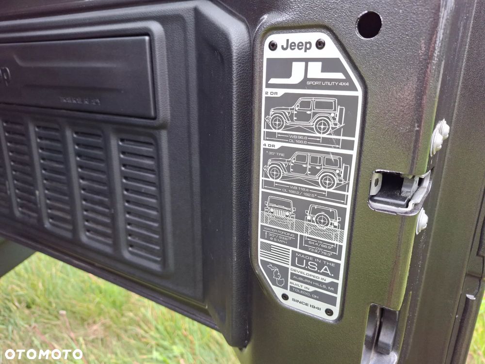 Jeep Wrangler - 22