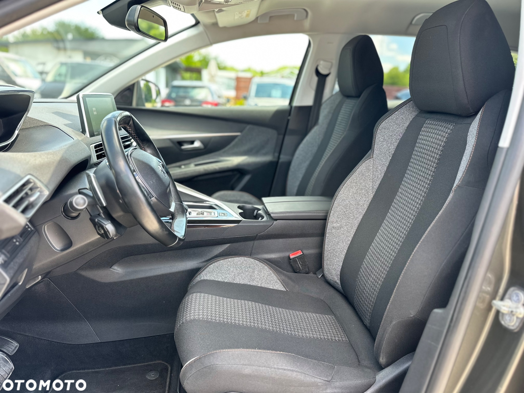 Peugeot 3008 1.6 BlueHDi Allure S&S EAT6 - 20