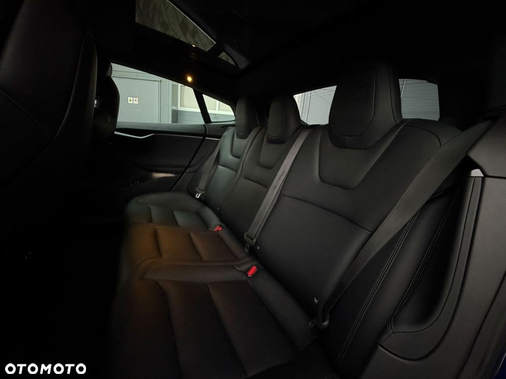 Tesla Model S - 17
