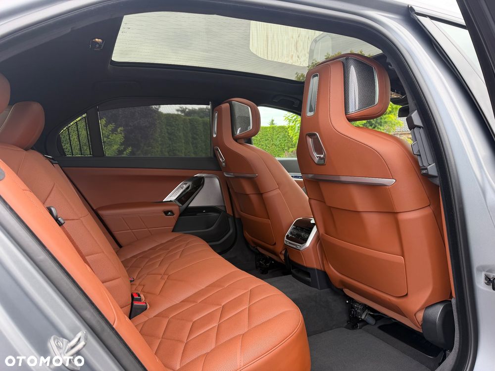 BMW Seria 7 M760e PHEV xDrive Individual Edition sport - 20
