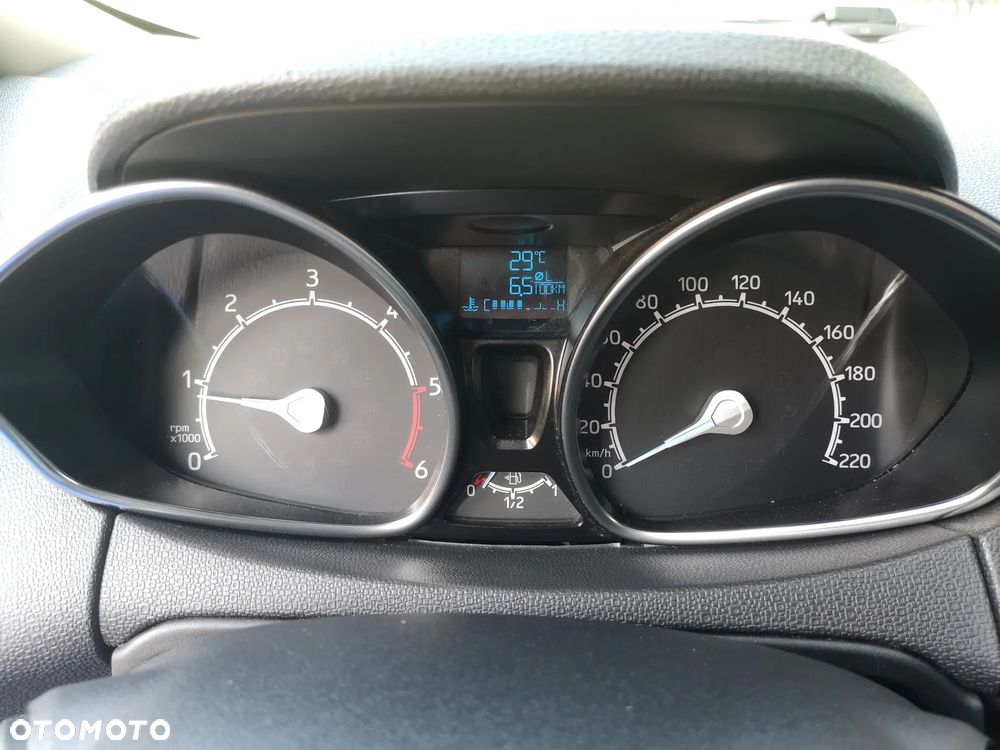 Ford EcoSport 1.5 TDCi TITANIUM - 16