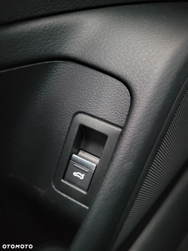 Audi A6 Avant 40 TDI S tronic S line - 22