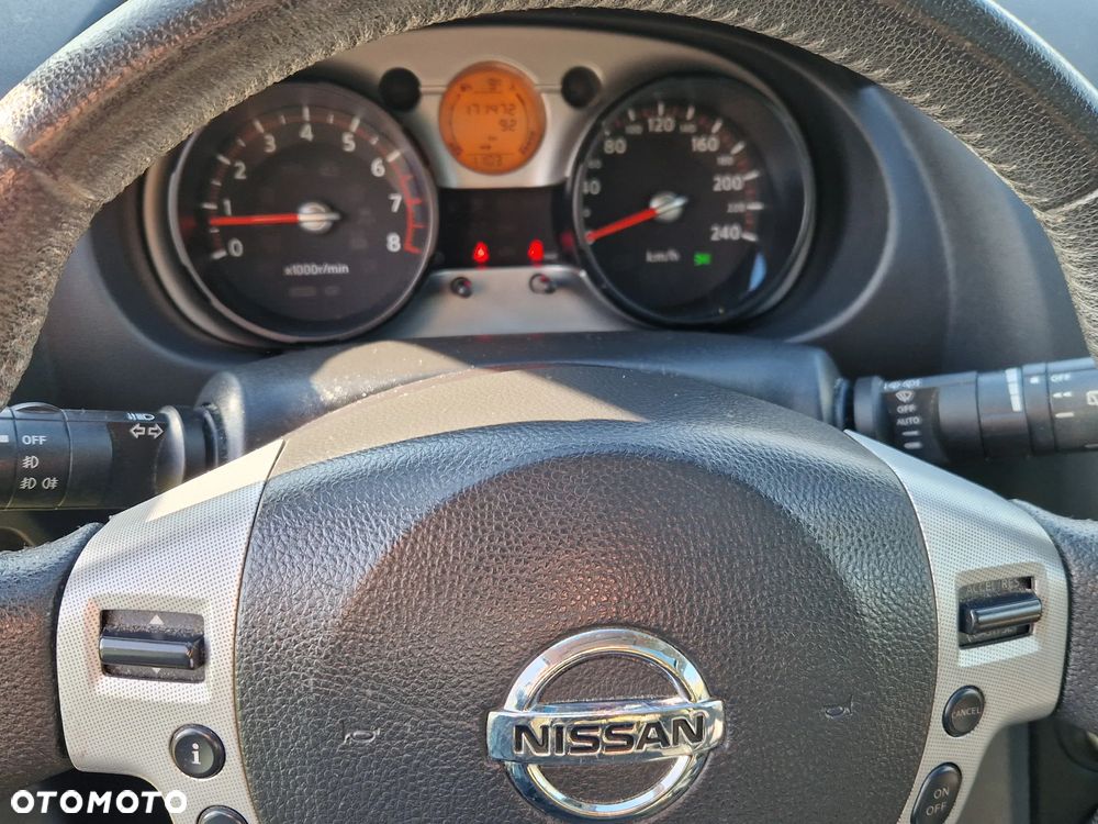 Nissan Qashqai 2.0 4 x 4 tekna - 12