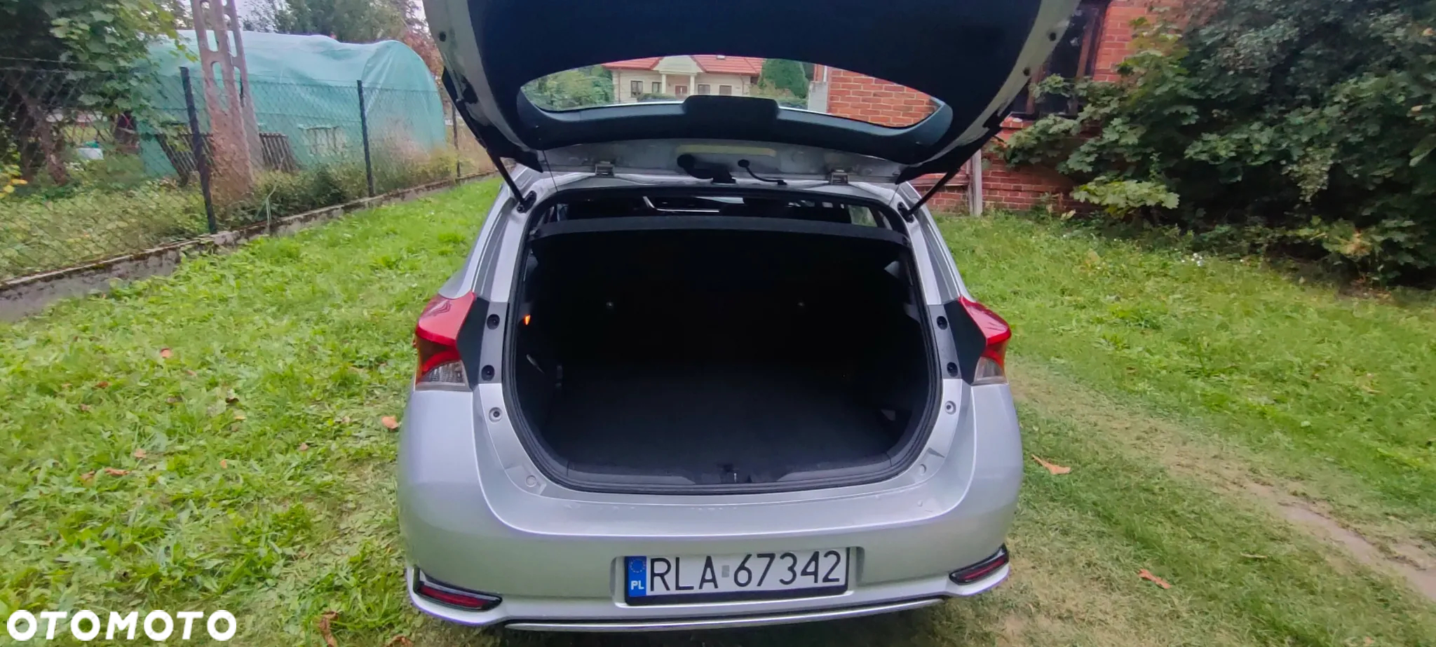 Toyota Auris Hybrid 135 Selection - 16
