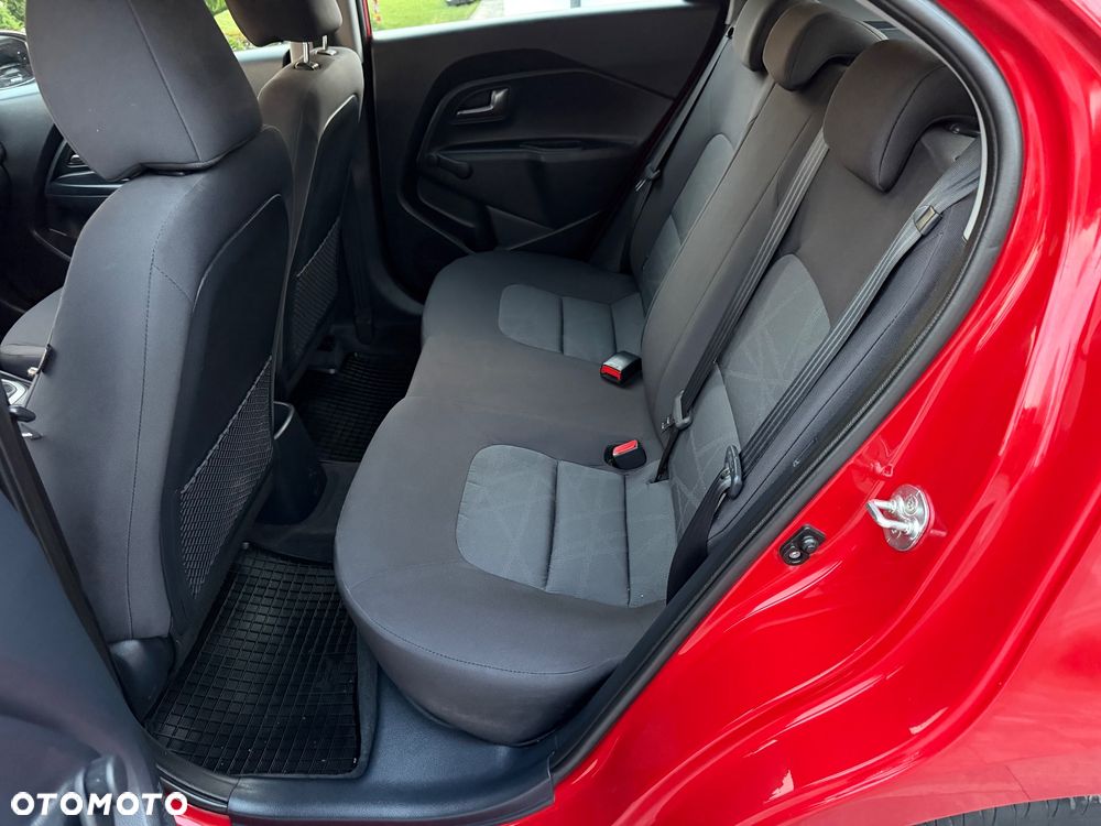 Kia Rio 1.4 Business Line - 32