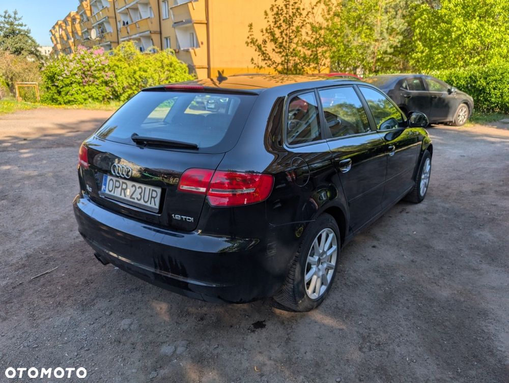 Audi A3 Sportback - 3