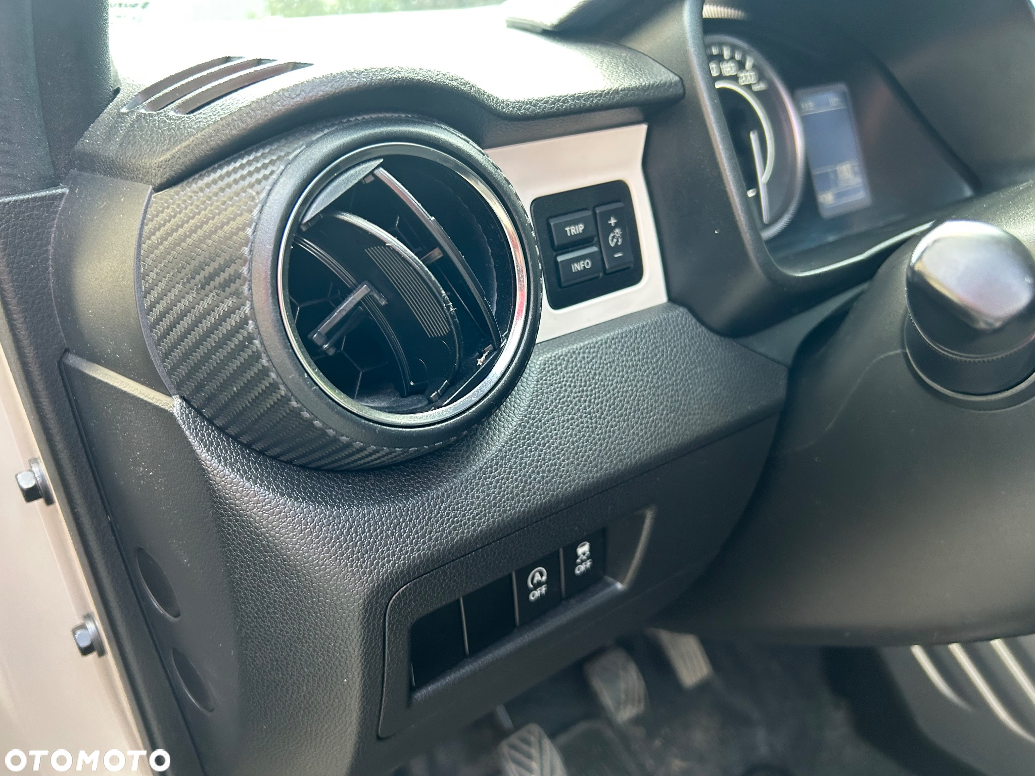 Suzuki Ignis 1.2 Premium - 12