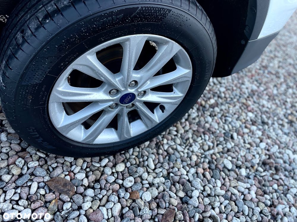 Ford Kuga 2.0 TDCi 2x4 Titanium - 35