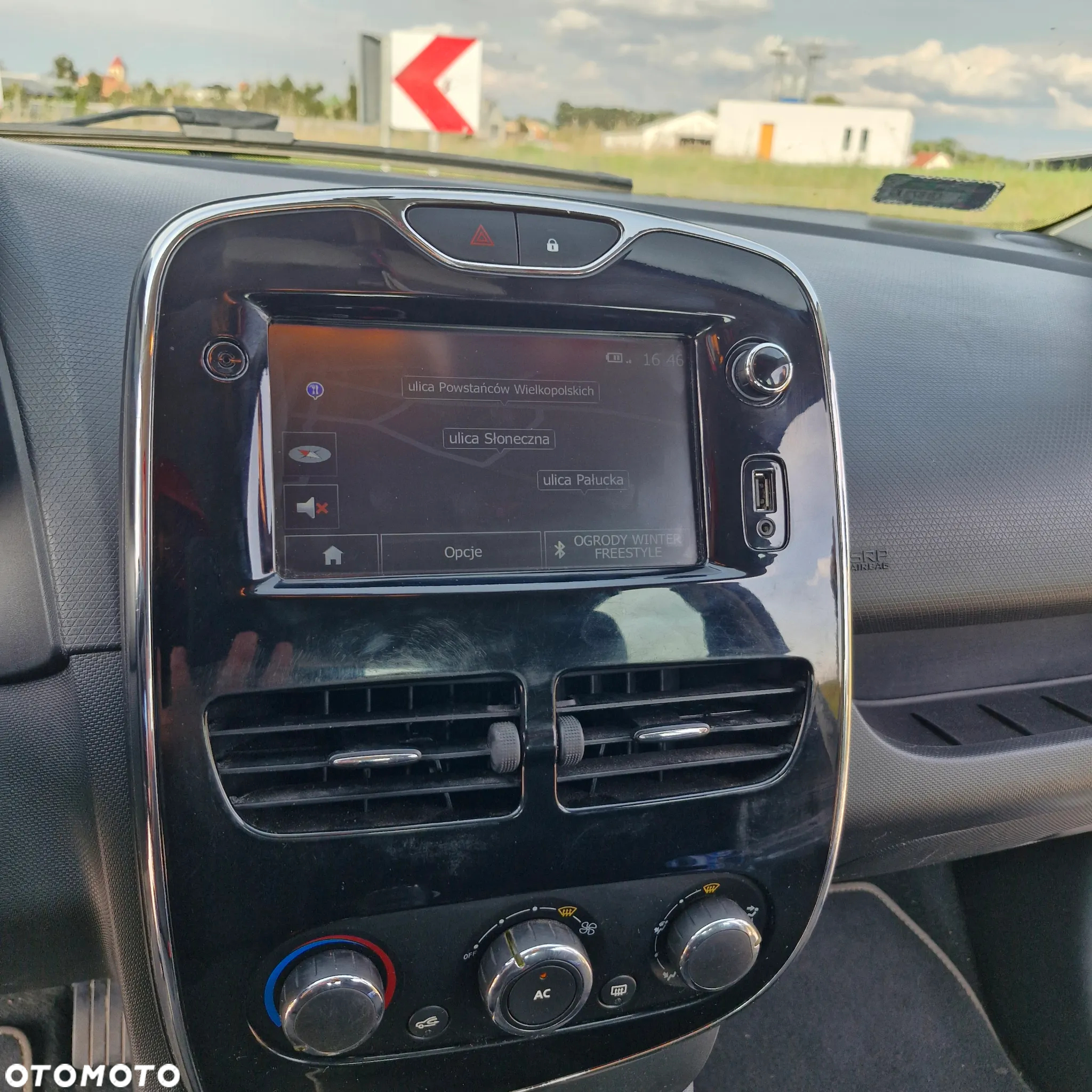 Renault Clio - 11