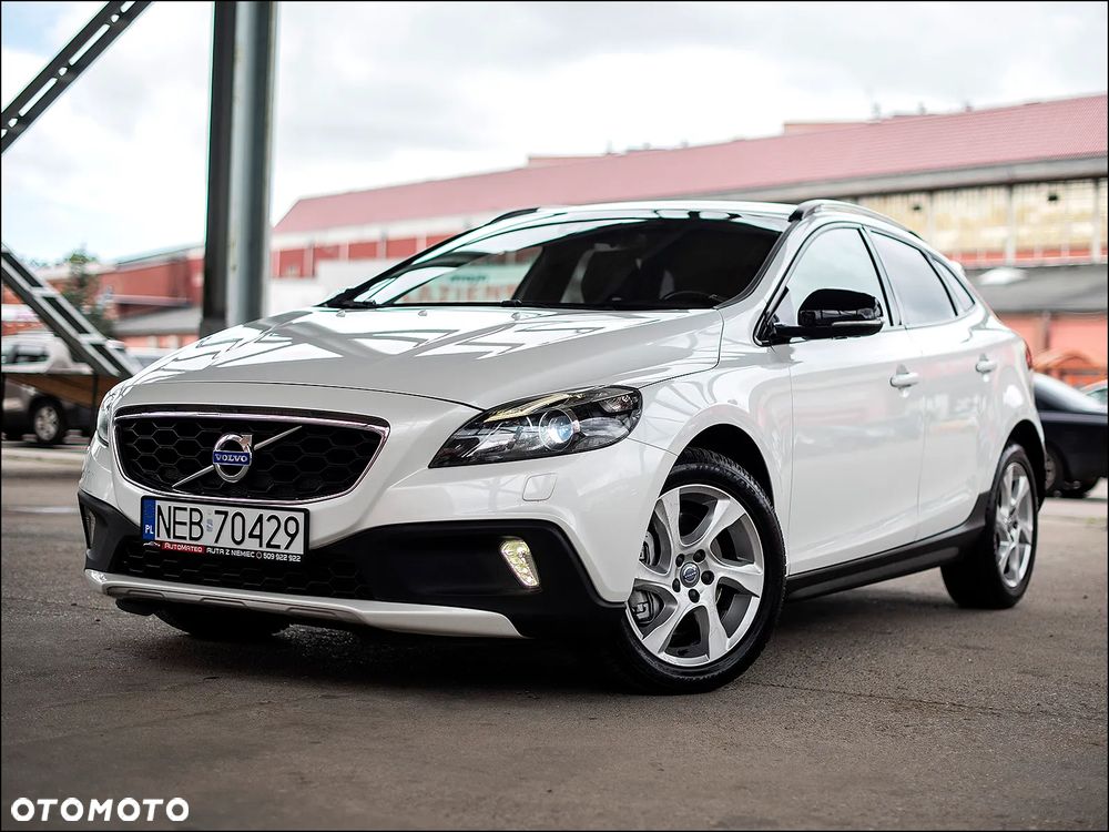 Volvo V40 Cross Country - 1
