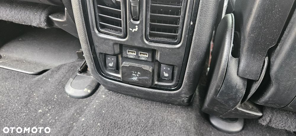 Dodge Durango III LIFT 2021- Fotel Fotele kanapa 2 rząd 3 rząd Tapicerka Boczki drzwi podłoga środek kolor czarny SKÓRA WELUR ZAMSZ 7 OSÓB grzane fotele - 23