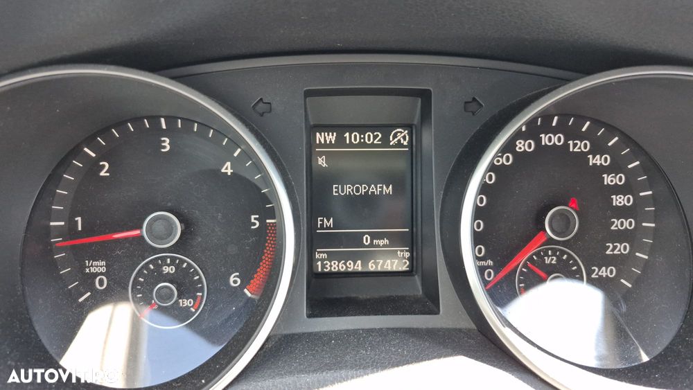 Volkswagen Golf 1.6 TDI DPF Trendline - 11