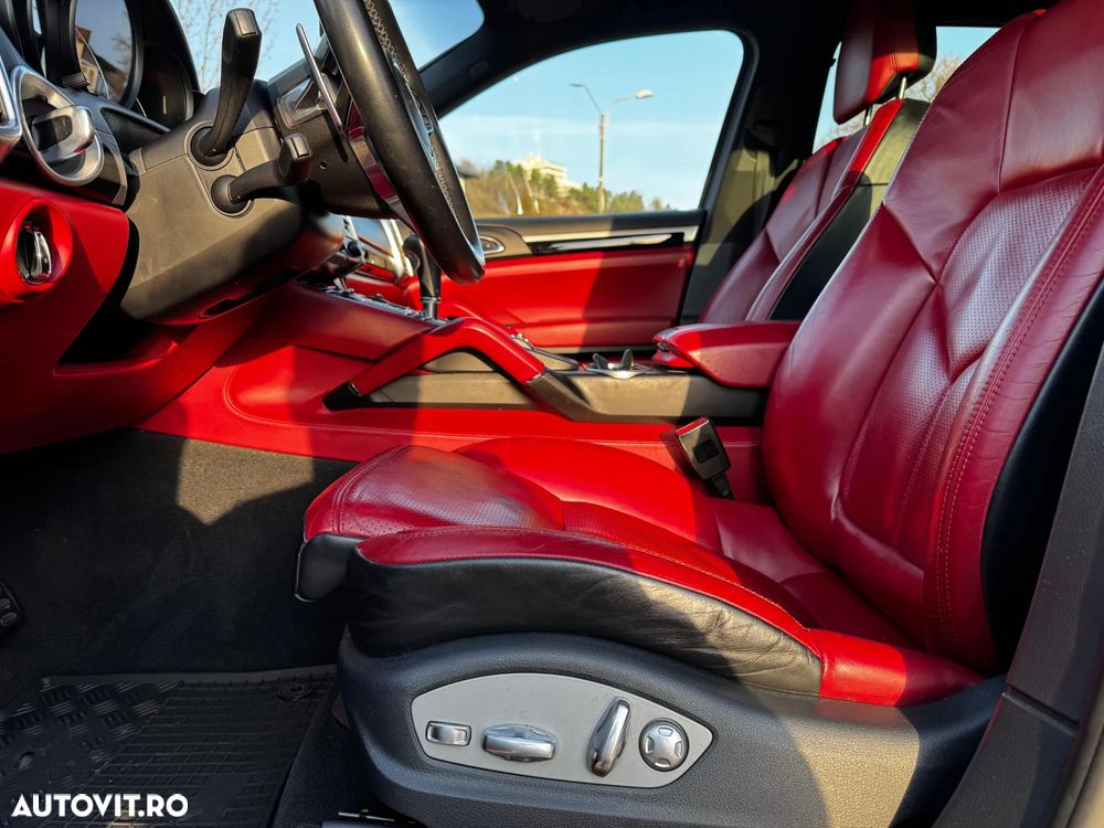 Porsche Cayenne Diesel Tiptronic S - 12