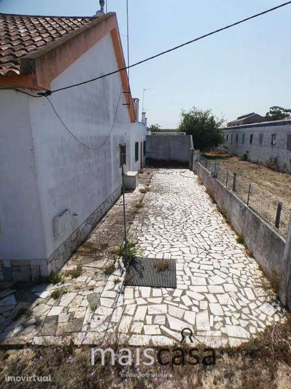 Moradia T2 com Quintal, Anexos e Garagem ! - Grande imagem: 3/20