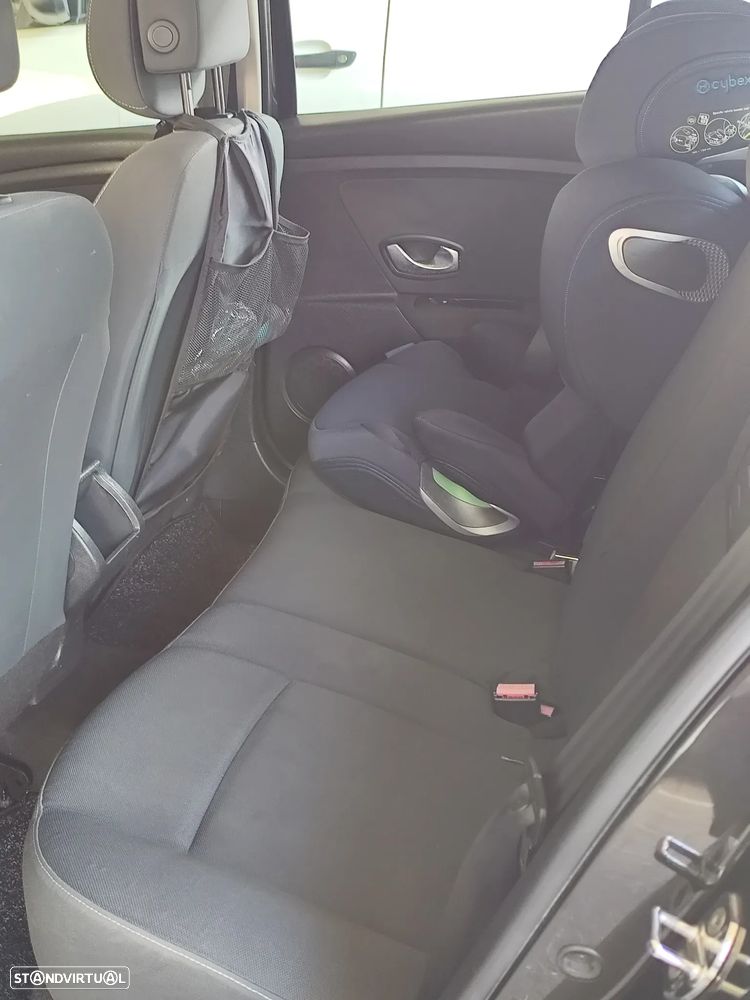 Renault Mégane 1.5 dCi Confort - 9