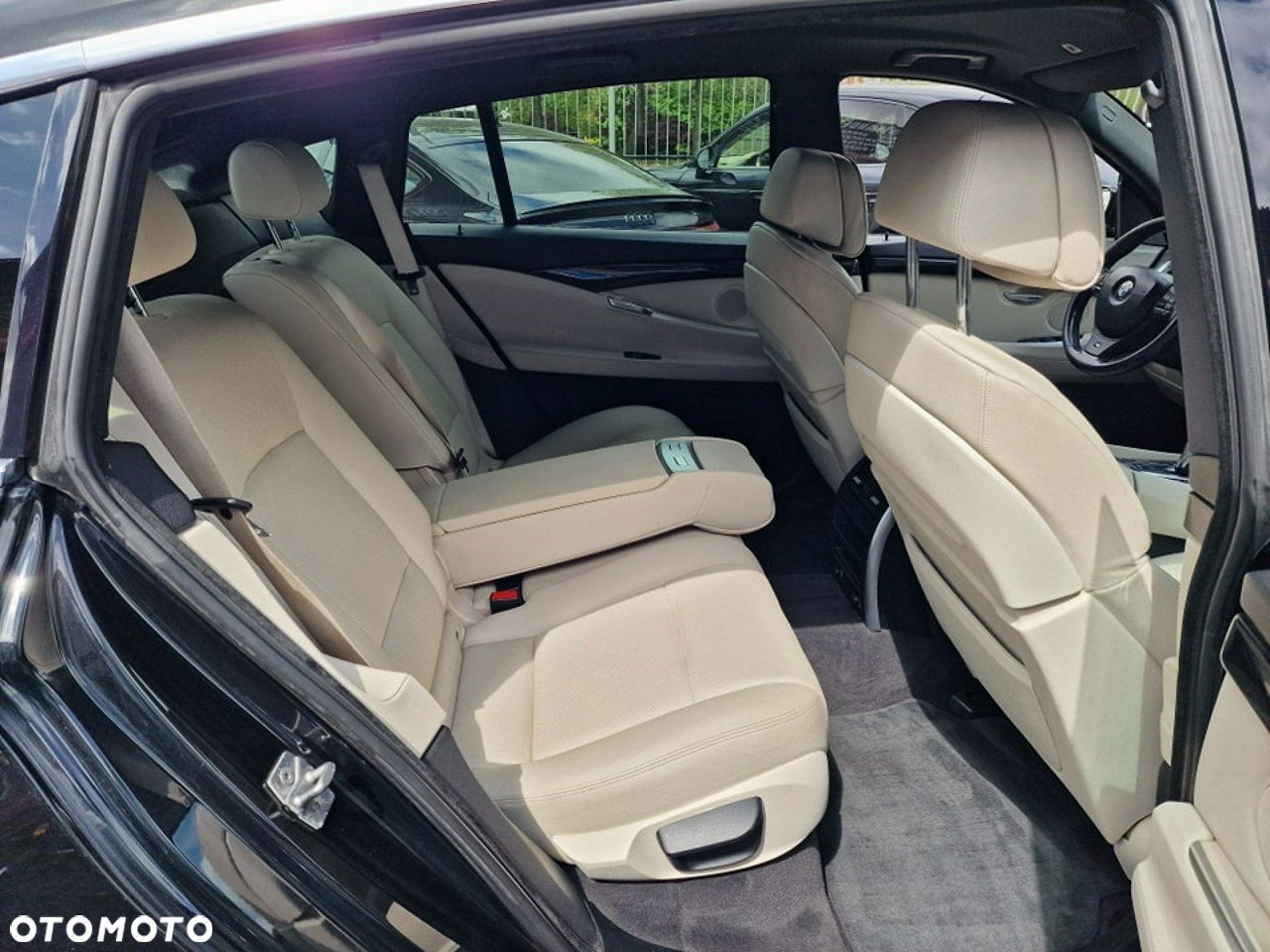 BMW 5GT - 35