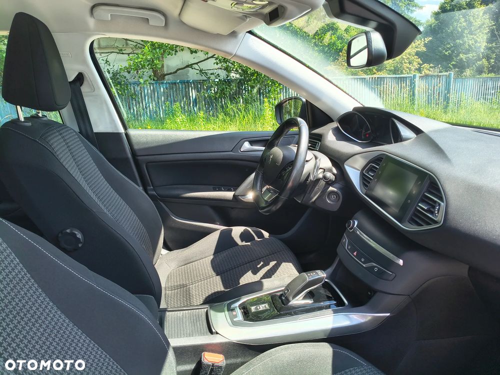Peugeot 308 1.5 BlueHDi Active S&S EAT8 - 18