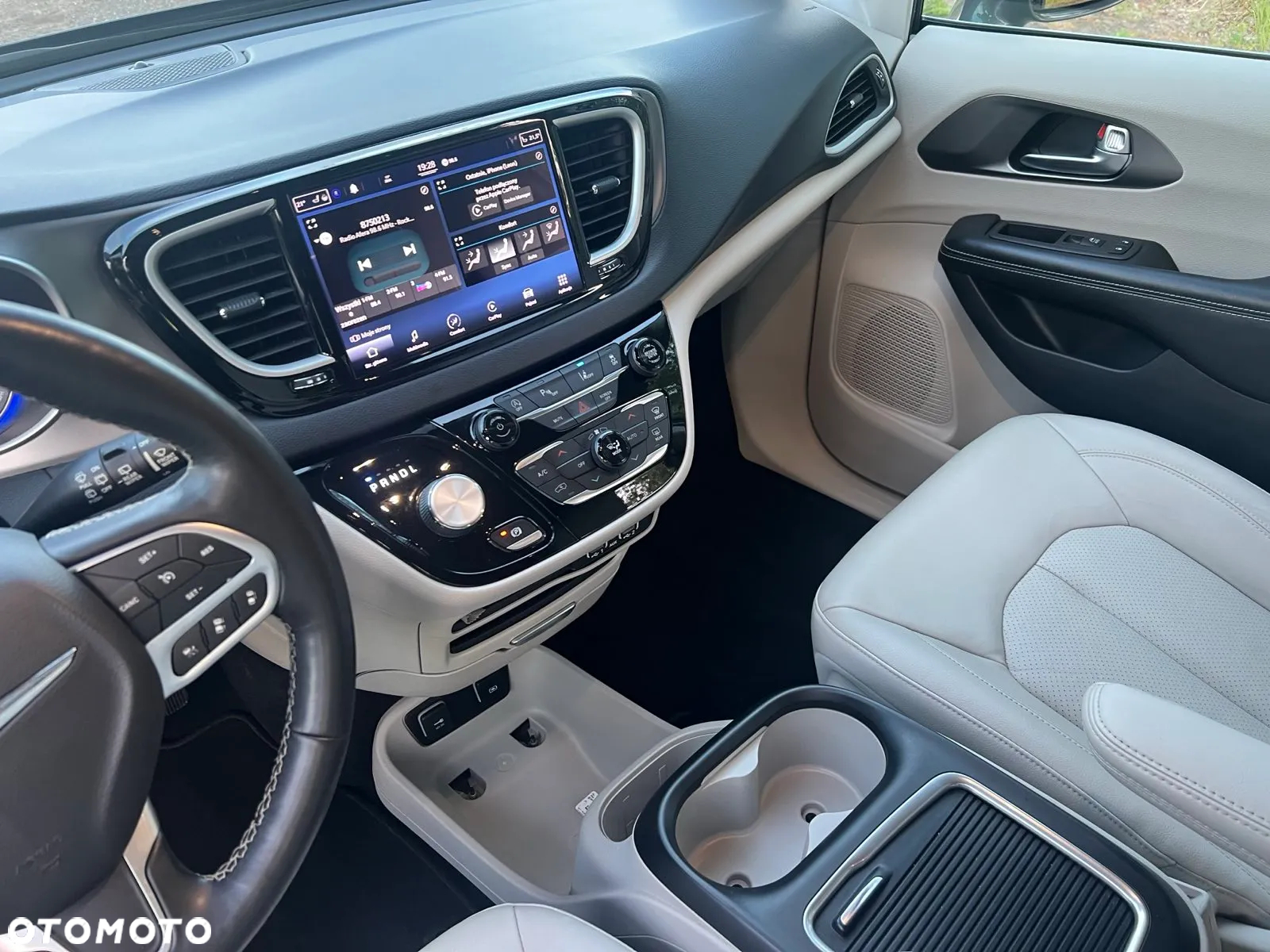 Chrysler Pacifica - 24